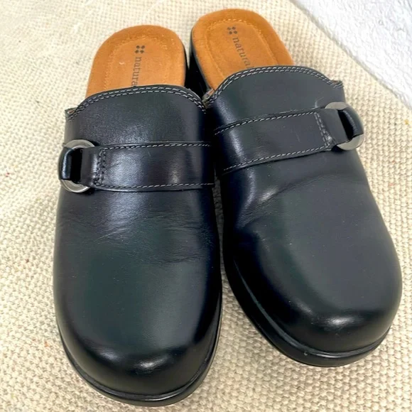 Naturalizer Black Leather Clogs‎ with Silver Buckle Embellishment size 8M - Picture 3 of 9